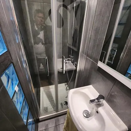 Confortable Studio, Jolie Terrasse A 350 M De Paris * جنتيلي