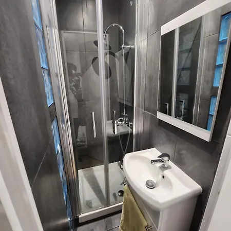 Apartmán Confortable Studio, Jolie Terrasse A 350 M De Paris *