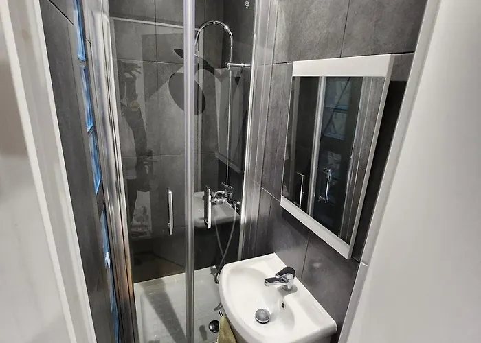 Confortable Studio, Jolie Terrasse A 350 M De Paris * جنتيلي